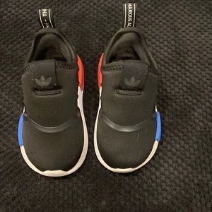 Toddler boy size 6 adidas shoes